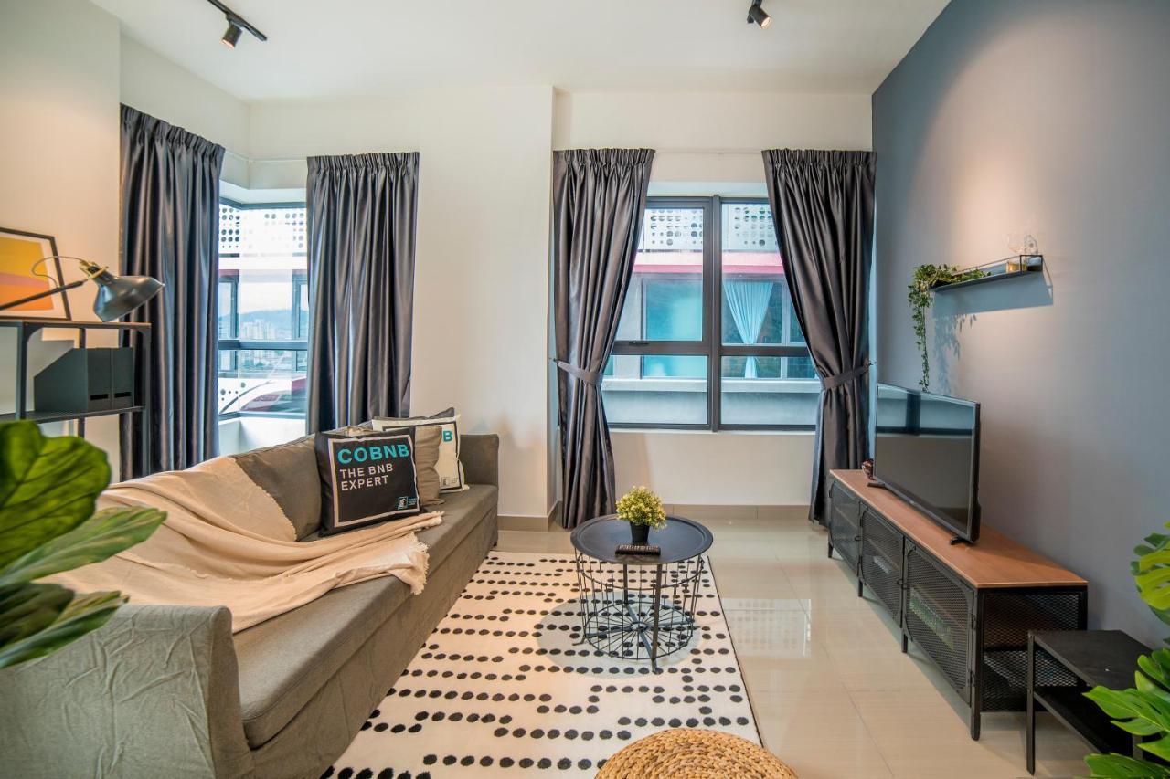 Arte Klcc Designer By Cobnb Apartment