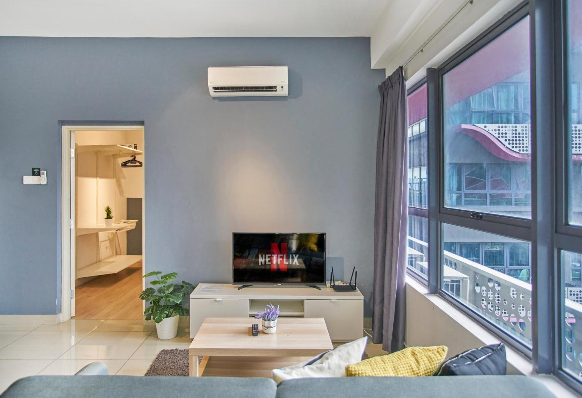 Arte Klcc Designer By Cobnb Apartment *